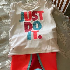 Nwt nike girls size 4 XS dri-fit